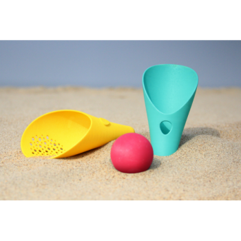 картинка Набор для песка и снега Quut Cuppi. Цвет: зелёный и жёлтый совочки + розовый мячик интернет-магазин Киндермир